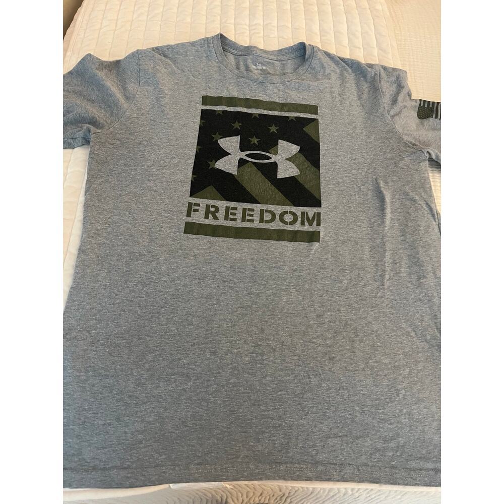 Men’s Under Armour T-Shirt Medium